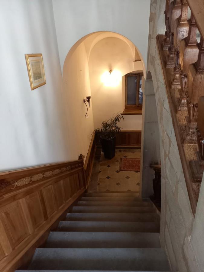 Les Meubles Du Colombier Lejlighed Lons-le-Saunier Eksteriør billede