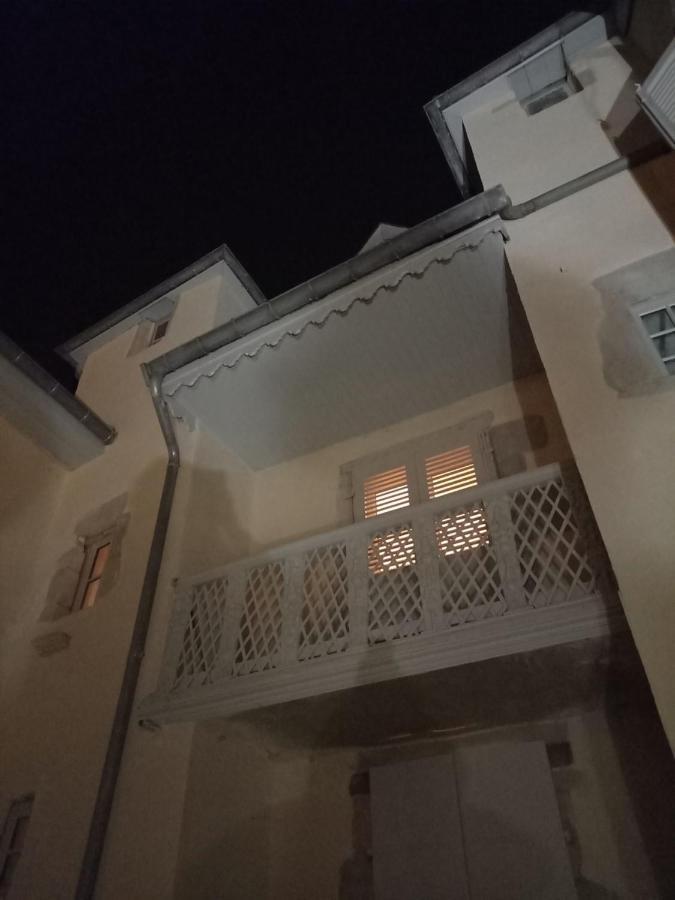 Les Meubles Du Colombier Lejlighed Lons-le-Saunier Eksteriør billede